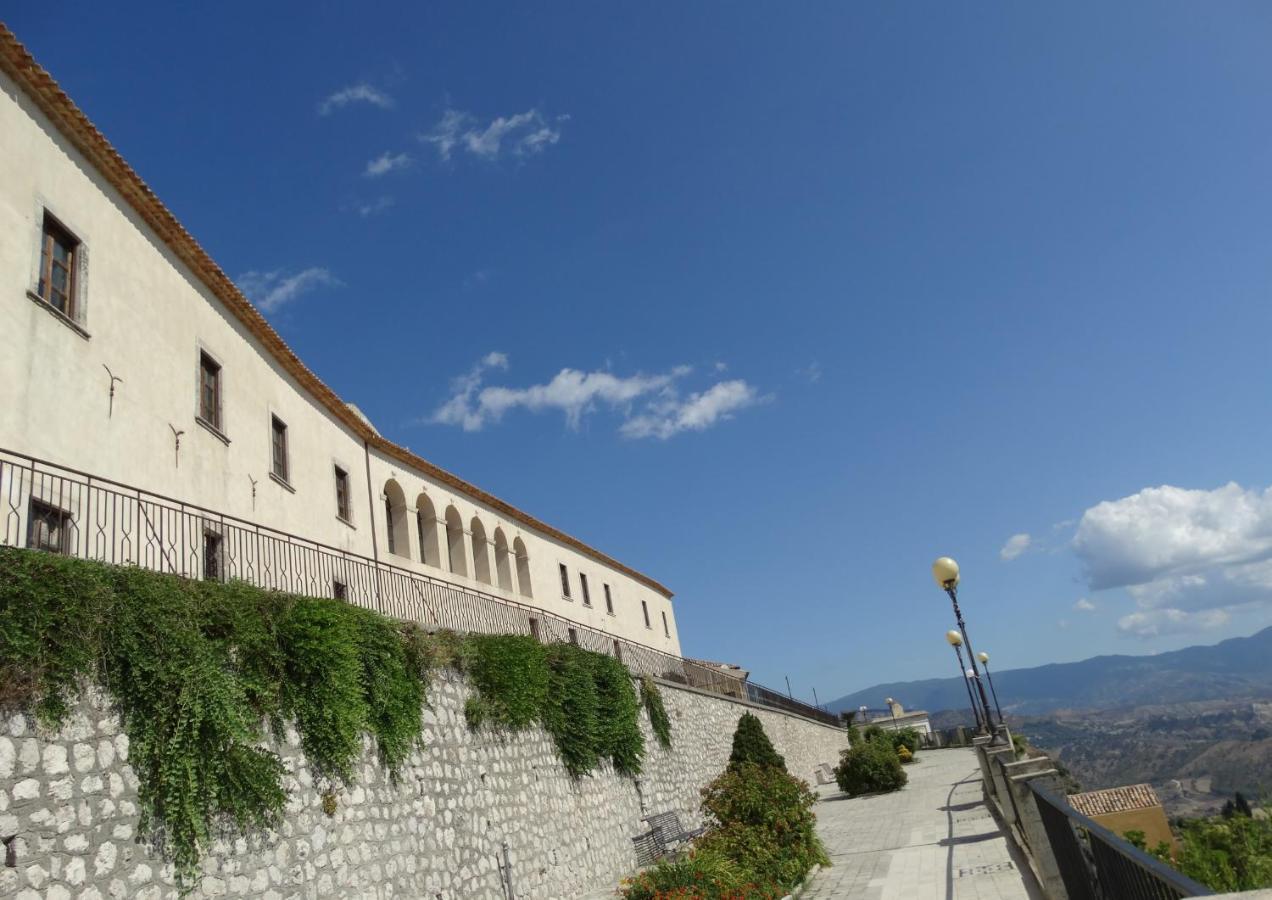 Готель Palazzo Sant'Anna Джераче Екстер'єр фото